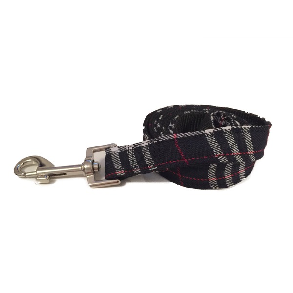Black and navy step in dog lead with white and red checks by Wagytail