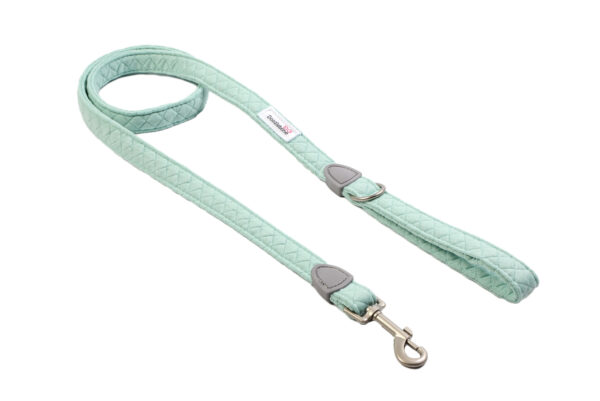 Mint Quilt dog lead with padded handle and brushed nickel clasp for small dogs